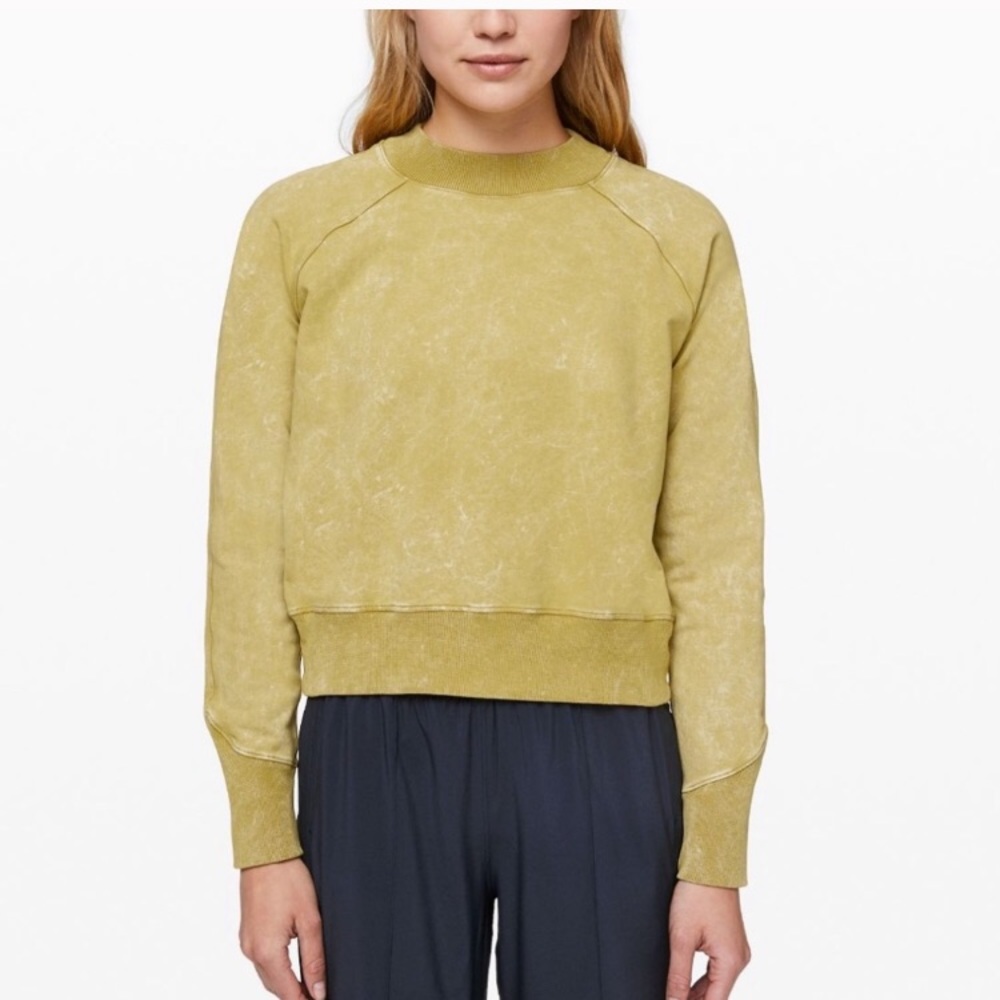 Lululemon Ready to Roll Crew